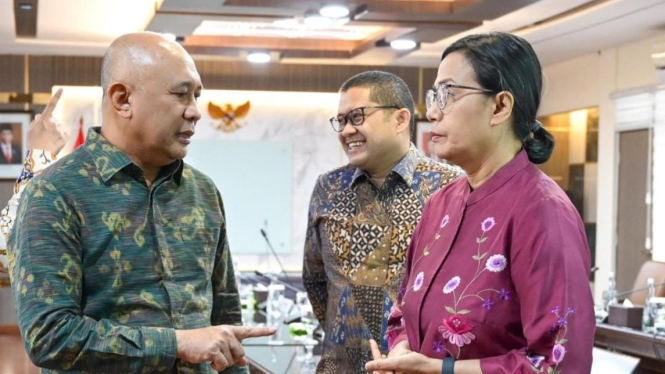 Menteri Keuangan Sri Mulyani Indrawati dan Menteri Koperasi dan UKM, Teten Masduki