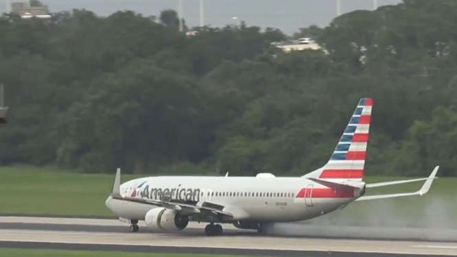 Pesawat American Airlines