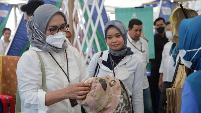 PNM Mekaar bawa batik ecoprint ke Mancanegara