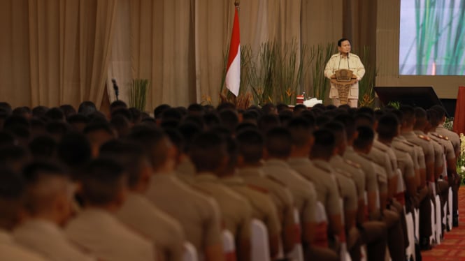 Menhan RI Prabowo Subianto di acara pembekalan calon perwira remaja (capaja) TNI-Polri di Balai Sudirman, Jakarta Selatan, Jumat, 12 Juli 2024 (sumber: Tim Media Prabowo)