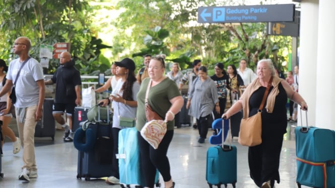 Lalul intas penumpang di Bandara I Gusti Ngurah Rai Bali