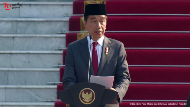 Presiden RI Joko Widodo (Jokowi) memimpin upacara Prasetya Perwira (Praspa) TNI dan Polri di Istana Merdeka, Jakarta Pusat, Selasa, 16 Juli 2024.