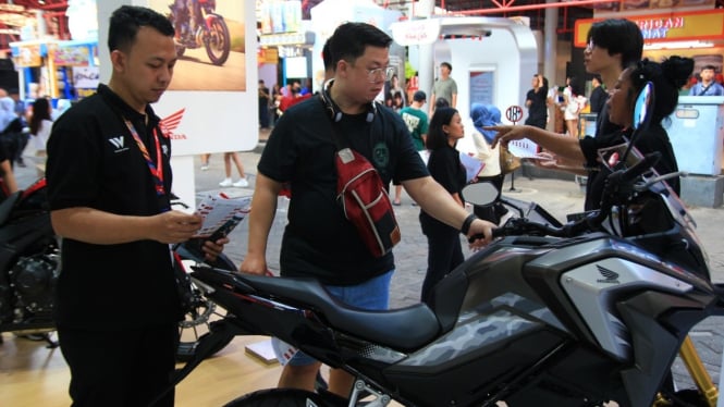 PT Astra Honda Motor (AHM) menghadirkan Honda CB150X dalam gelaran Jakarta Fair 