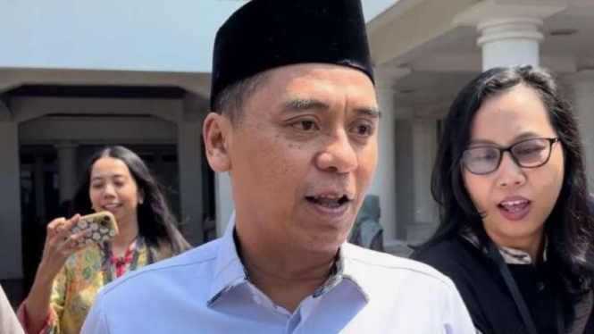 Wakil Menteri Agama Saiful Rahmat Dasuki memberi keterangan usai menghadiri pembukaan Musyawarah Nasional Ke-10 Forum Zakat di Istana Wakil Presiden, Jakarta, Selasa, 16 Juli 2024.