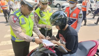 Hindari Citra Negatif, Polisi Akhirnya Resmi Hentikan Tilang Manual ke Pengendara