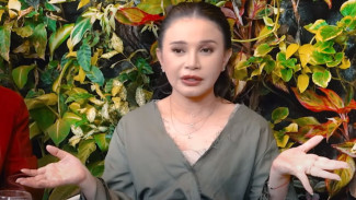 Tampil di Podcast Denny Sumargo, Make Up Rossa Jadi Sorotan