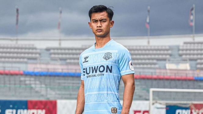 Pratama Arhan Sebagai Model Jersey Teranyar Suwon FC