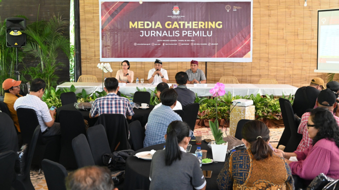 KPU Bali menggelar Media Gathering Jurnalis Pemilu di Denpasar