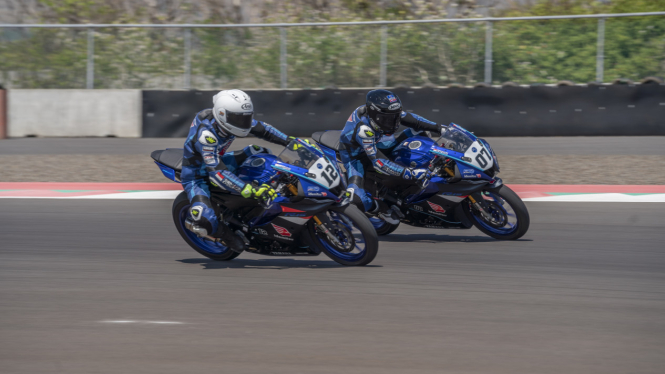 bLU cRU Yamaha Sunday Race