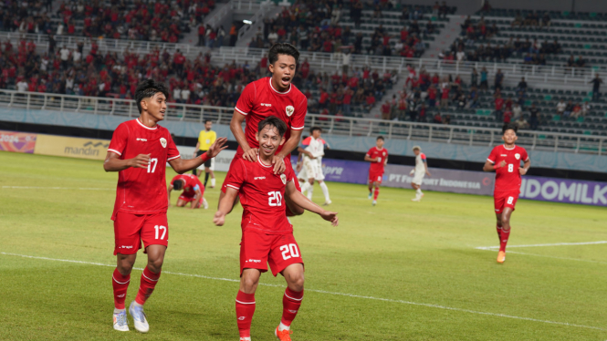 Timnas Indonesia U-19 merayakan gol