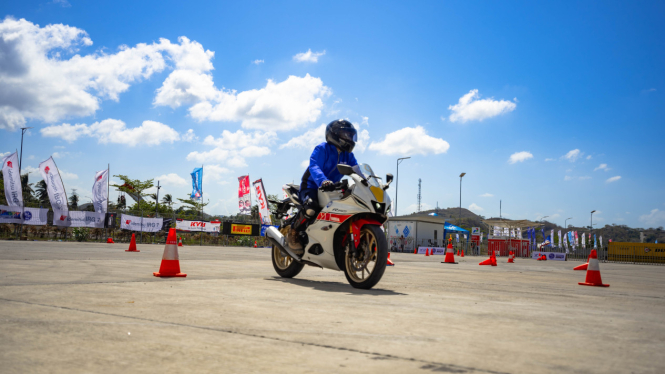 Yamaha R15 Connected Series di Mandalika