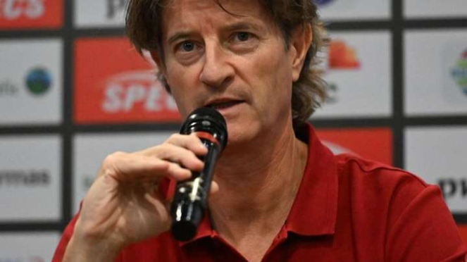 Sección FC Entrenador Samisda Pieter Huistra en Samarkin