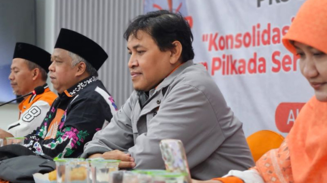 Ketua PKS Jawa Timur Irwan Setiawan, di Surabaya, Senin, 22 Juli 2024, memimpin rapat pimpinan wilayah menyusul keputusan pimpinan pusat mendukung pasangan Khofifah Indar Parawansa-Emil Dardak di Pilkada Jawa Timur.