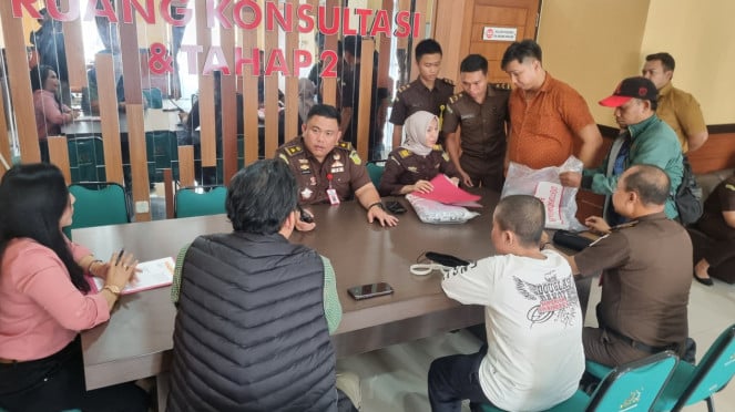 Tersangka pembuat konten porno keponakan dilimpahkan ke Kejari Gresik