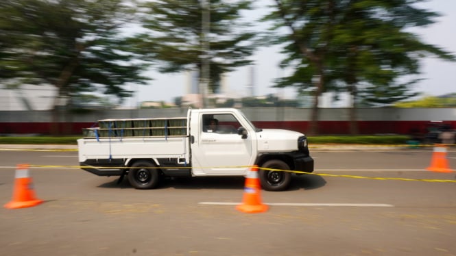 Tes drive Toyota Hilux Rangga di GIIAS 2024