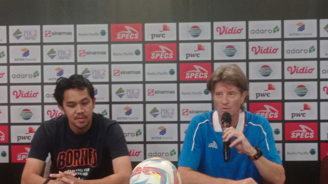 Pelatih Borneo FC, Pieter Huistra (foto: Dede Idrus) 