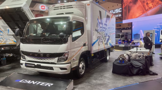 Truk listrik Mitsubishi Fuso eCanter di GIIAS 2024