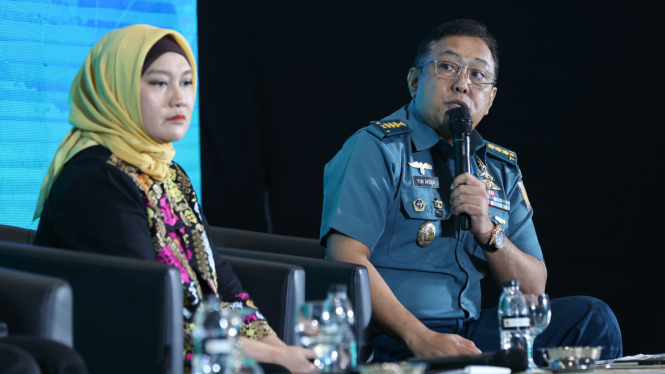 Pembicara APHRF 2024, Prof Dr drg Amaliya dan Kolonel Laut drg Yun Mukmin Akbar