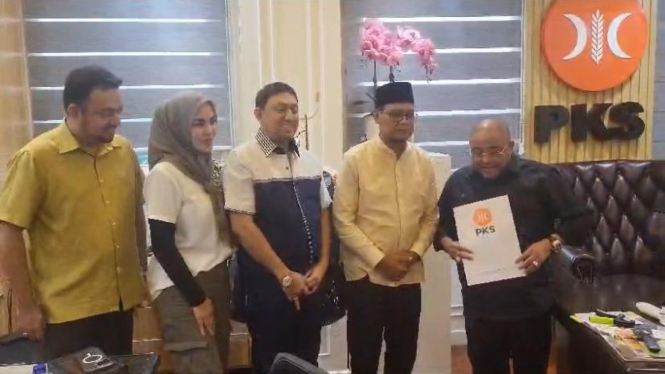 DPP PKS serahkan SK kepada Imam-Ririn