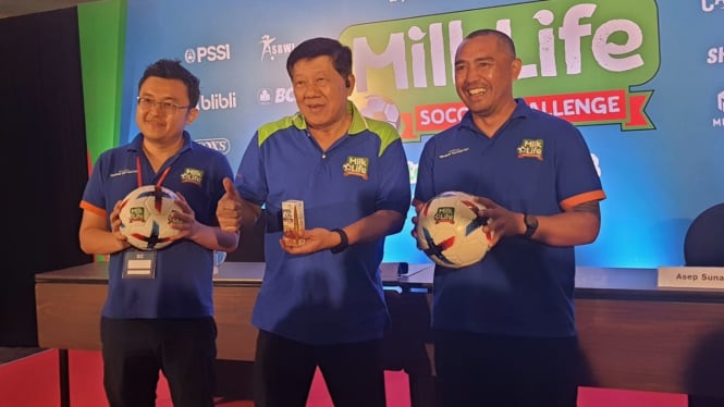 Konferensi pers kejuaraan sepak bola putri usia dini yang bertajuk MilkLife Soccer Challenge Solo-Yogyakart Series 1 2024 di Solo, Jumat, 26 Juli 2024.