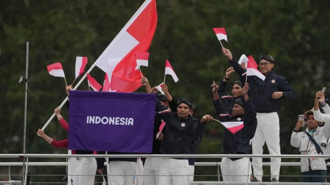 Kontingen Indonesia pada upacara pembukaan Olimpiade Paris 2024