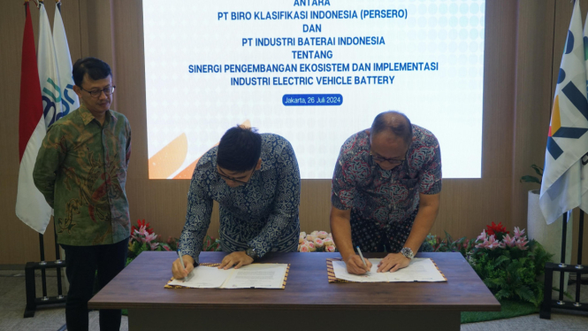 Dukung Industri Kendaraan Listrik, BKI dan IBC Teken MoU