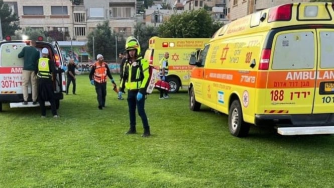 Sejumlah ambulans di lokasi serangan Majdal Shams, Lebanon.