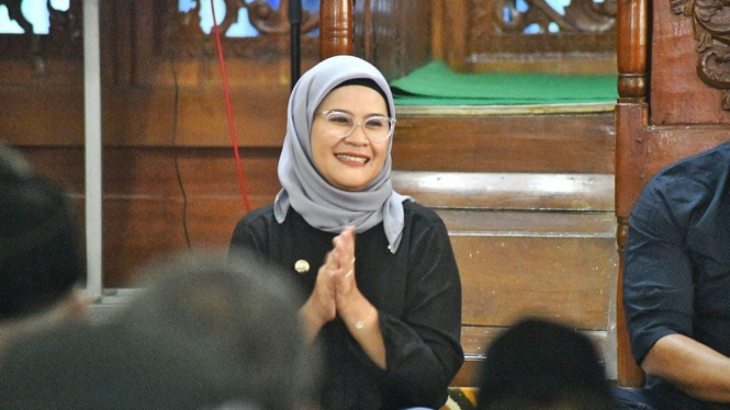 Bupati Indramayu Nina Agustina