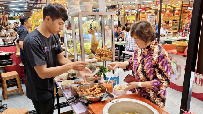 Kampung Kuliner Nusantara di Cibubur Junction.