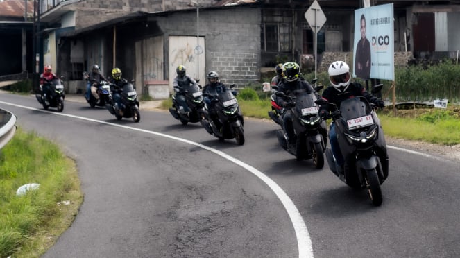 Passeio de teste Yamaha Nmax Turbo Jacarta-Yogyakarta