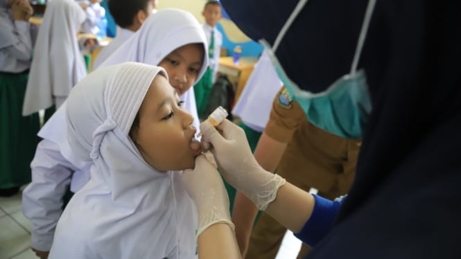 Pemberian imunisasi pada anak di Kota Tangerang