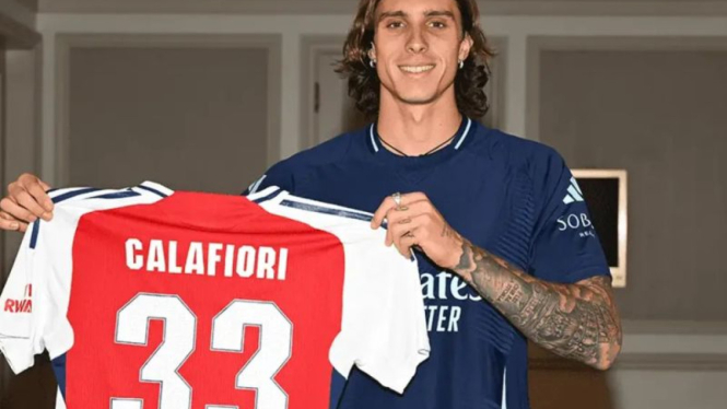 Riccardo Calafiori resmi berseragam Arsenal