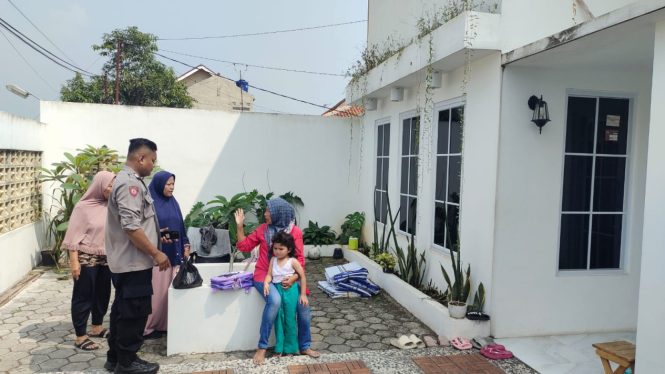 Rumah warga di Leuwiliang Bogor jadi korban kemalingan siang bolong.