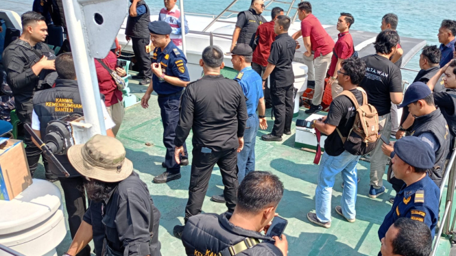 Suasana diatas kapal sebelum patroli sebelum pemeriksaan.