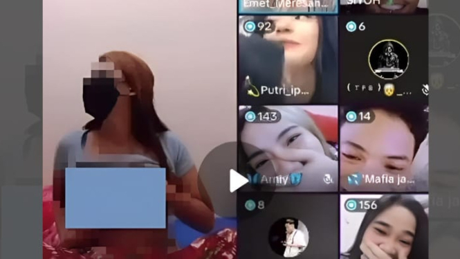 Tangkapan layar pelaku memamerkan payudara saat live Tiktok (istimewa)