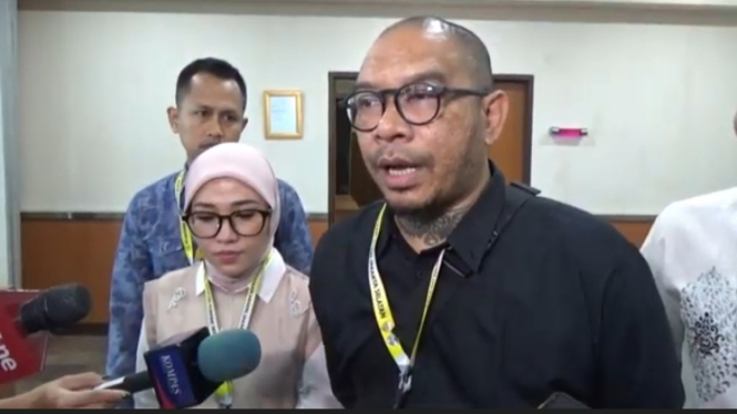 Ayah David Ozora, Jonathan Latumahina usai menerima uang restitusi dari Kejari Jakarta Selatan