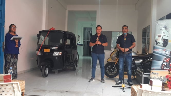 Peresmian diler baru TVS di Medan, Sumatra Utara