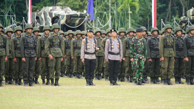 Upacara pendidikan dasar integrasi Akpol dan Akademi TNI