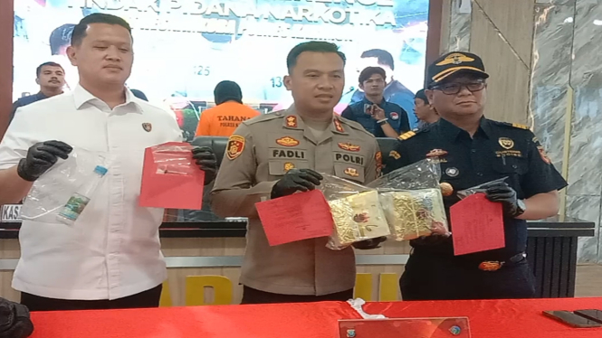 Polres Karimun dan Bea Cukai Bersama Barang Bukti 2 Kg Sabu-sabu