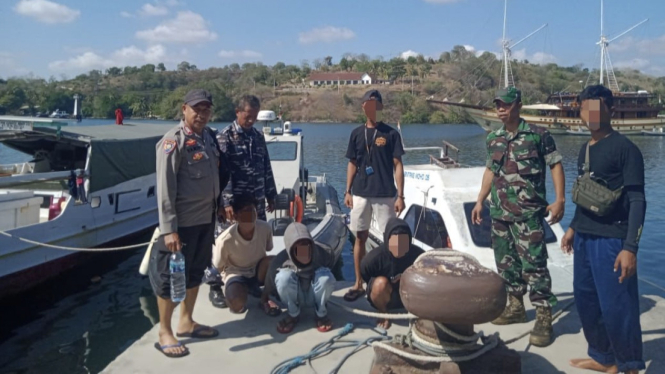 VIVA Militer: Tim SFQR Lanal Mataram tangkap pengedar sabu di pesisir pantai