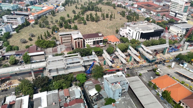 Pembangunan Light Rail Transit (LRT) Jakarta Fase 1B rute Velodrome-Manggarai