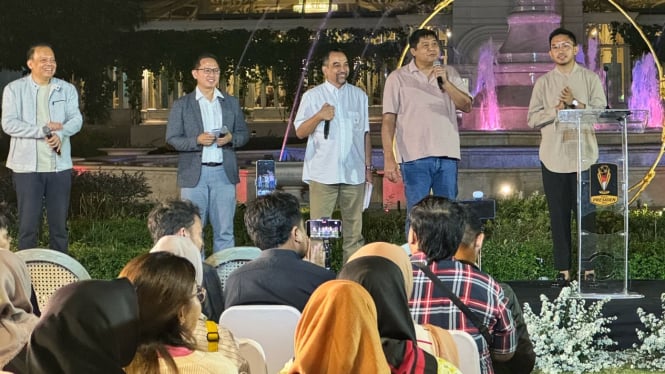 Ketua Steering Committee Piala Presiden Maruarat Sirait didampingi Ketua Organizing Comittee, Risha Adi Wijayadan  dan Deputi Chairman Bidang Keuangan , Vincentius Dominique Sugama  di Pracima Tuin, Solo, Jumat, 2 Agustus 2024, malam.