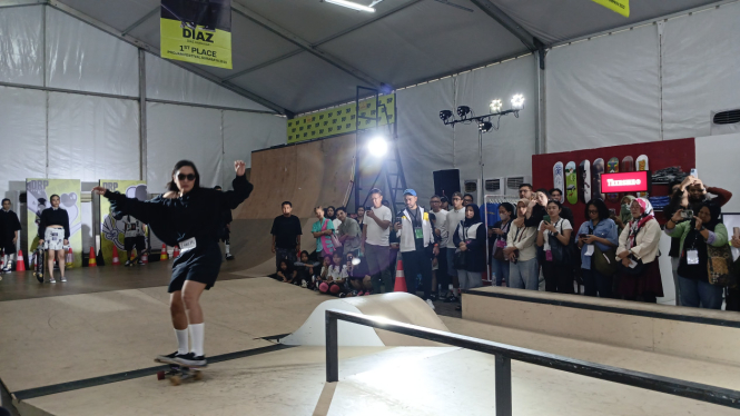 Salah satu atlet skateboard saat tampil di arena runway JF3 2024