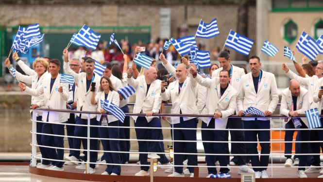 Parade Yunani di Olimpiade Paris 2024