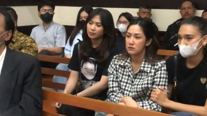 Artis Tamara Tyasmara hadir di Pengadilan Negeri Jakarta Timur dalam sidang kematian putranya Dante (6) pada Senin, 5 Agustus 2024.