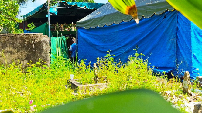 Polisi lakukan ekshumasi di pemakaman Ella Nanda Sari Hasibuan, di Kabupaten Langkat.