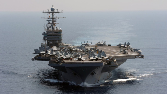 VIVA Militer: Kapal induk USS Abraham Lincoln Angkatan Laut Amerika Serikat