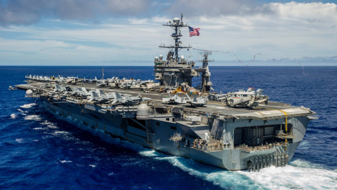 VIVA Militer: Kapal induk USS Abraham Lincoln Angkatan Laut Amerika Serikat