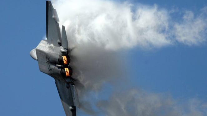 Militar Vía: Lokhehed Martin F-22 Raptor Flakir Aircraft