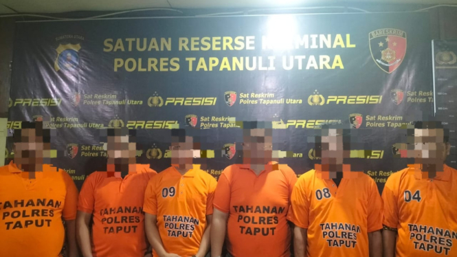 Keenam terduga pelaku penganiayaan saat diamankan petugas kepolisian.(dok Polres Taput)